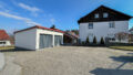 Innenhof mit Garagen