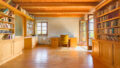 Schlafzimmer mit Balkonzugang