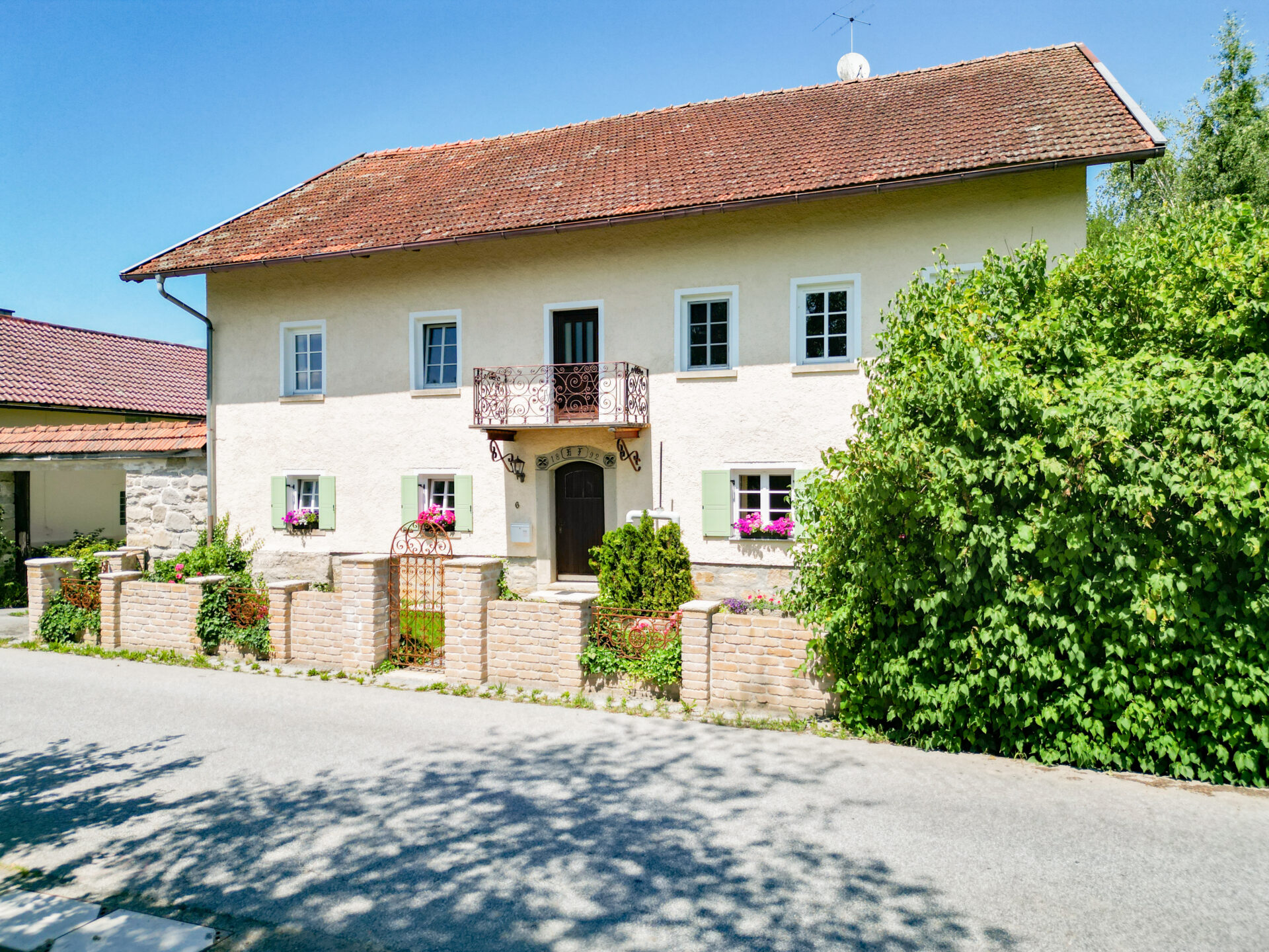 Außenaufnahme Haupthaus