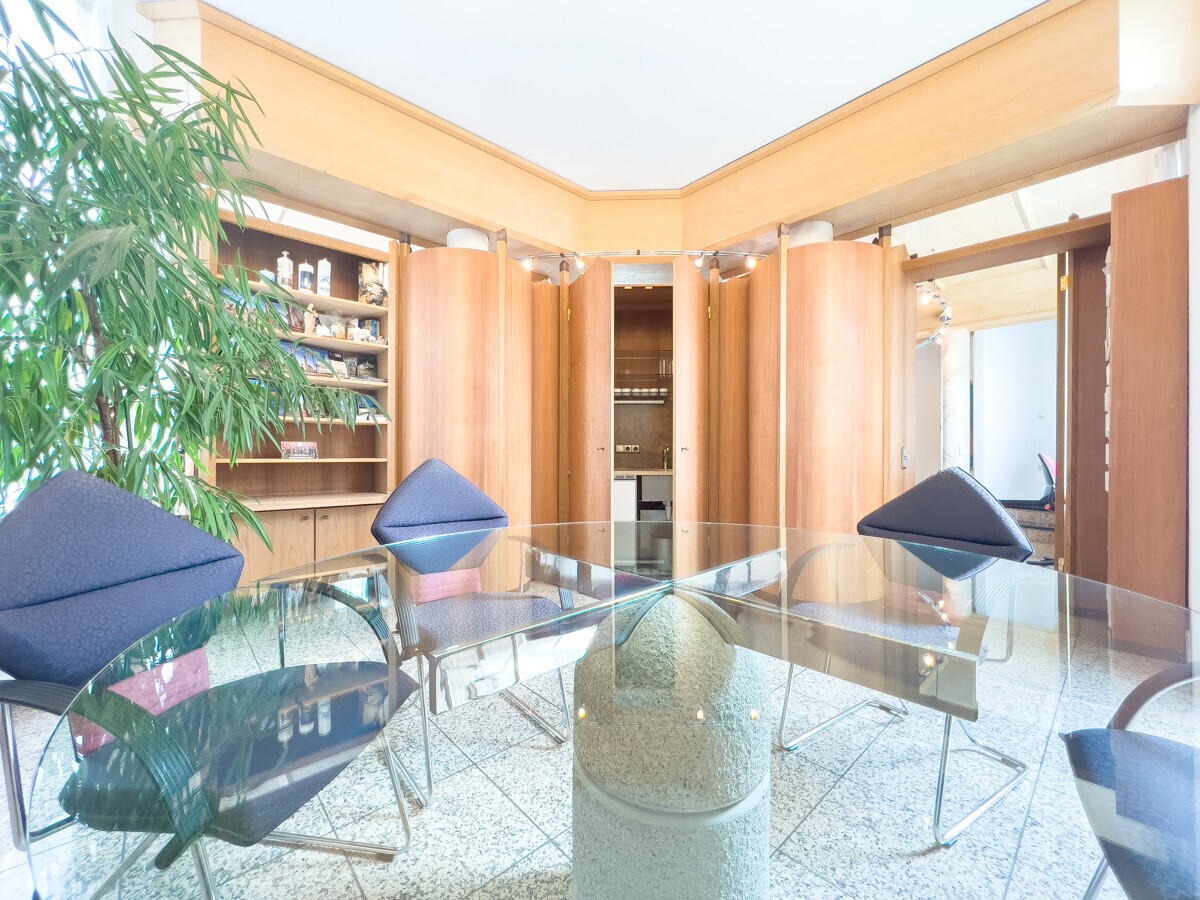 Besprechungszimmer mit Büroküche