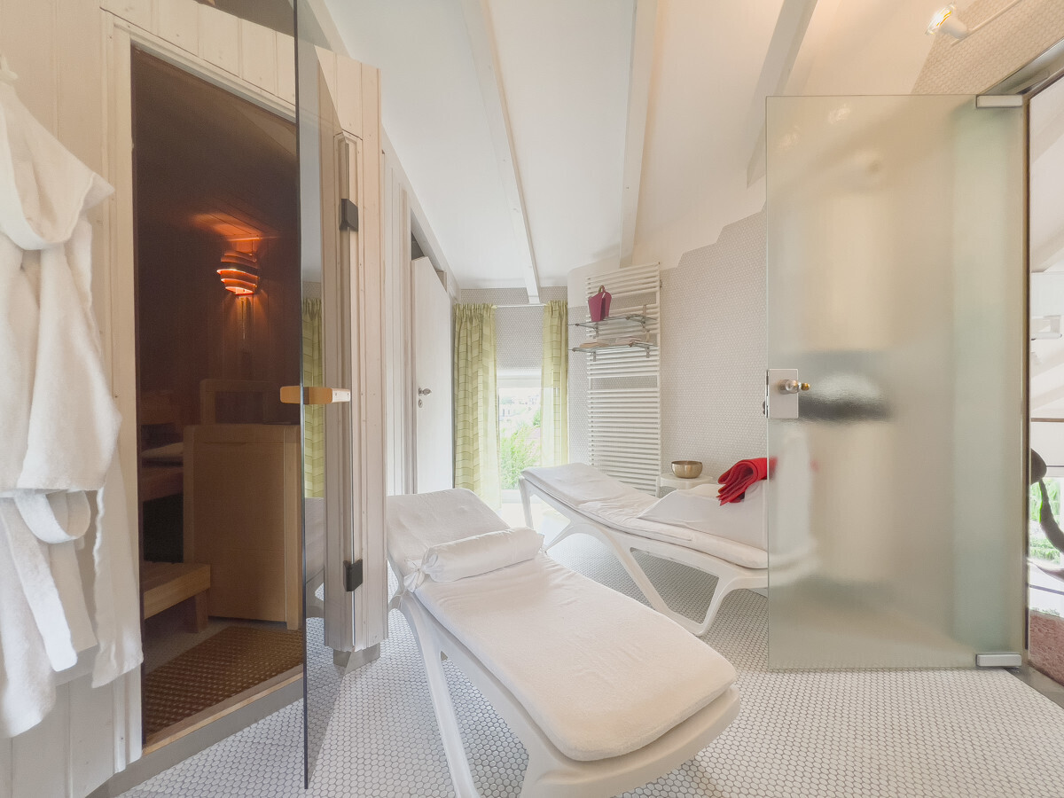 Sauna- und Ruheraum auf der Galerie