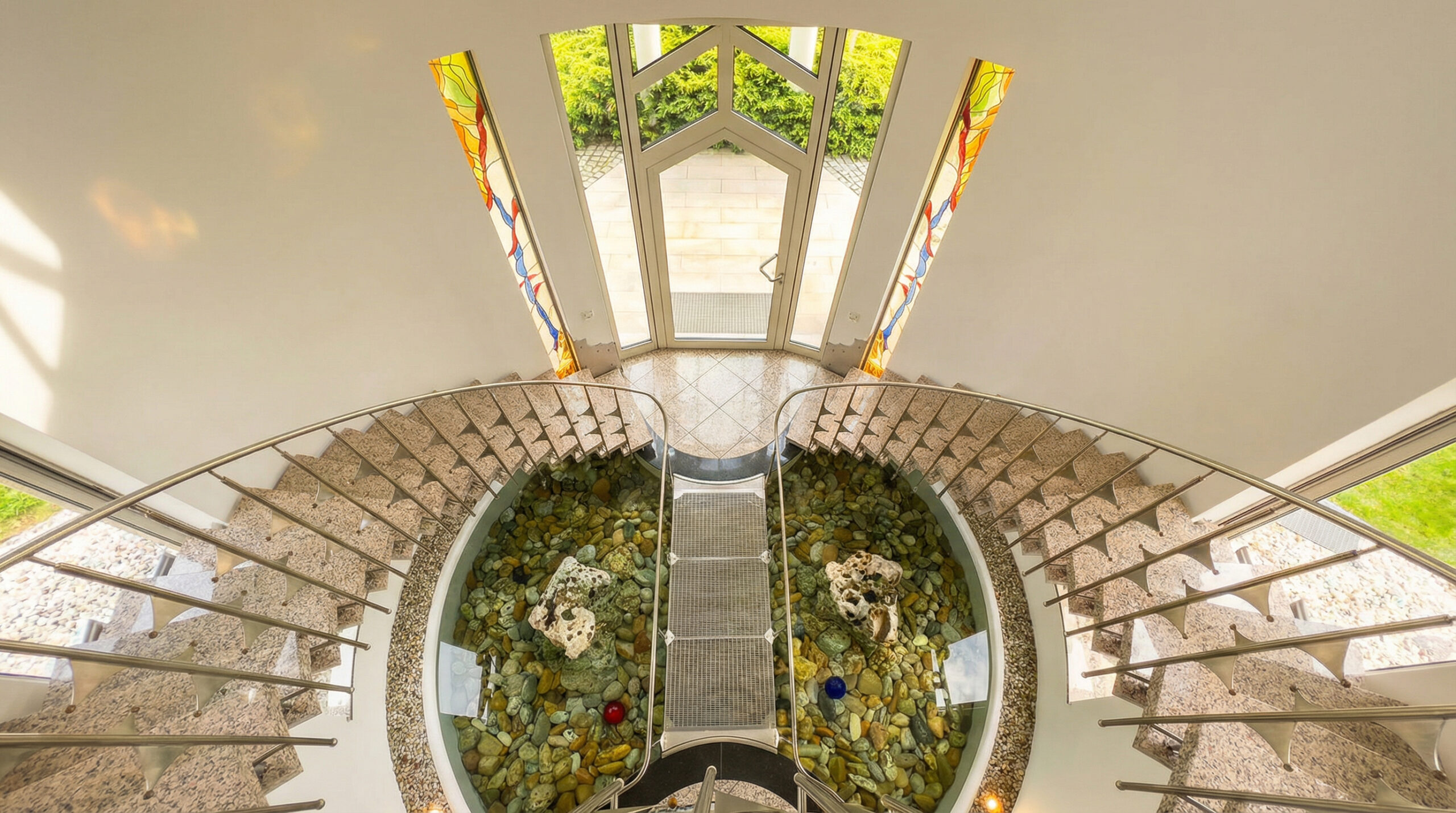 Blick vom Wohnbereich Richtung Haupteingang