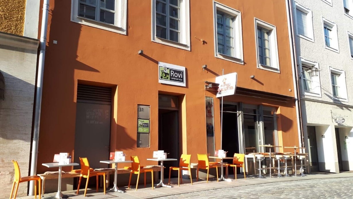 Außenansicht m. Bestuhlung