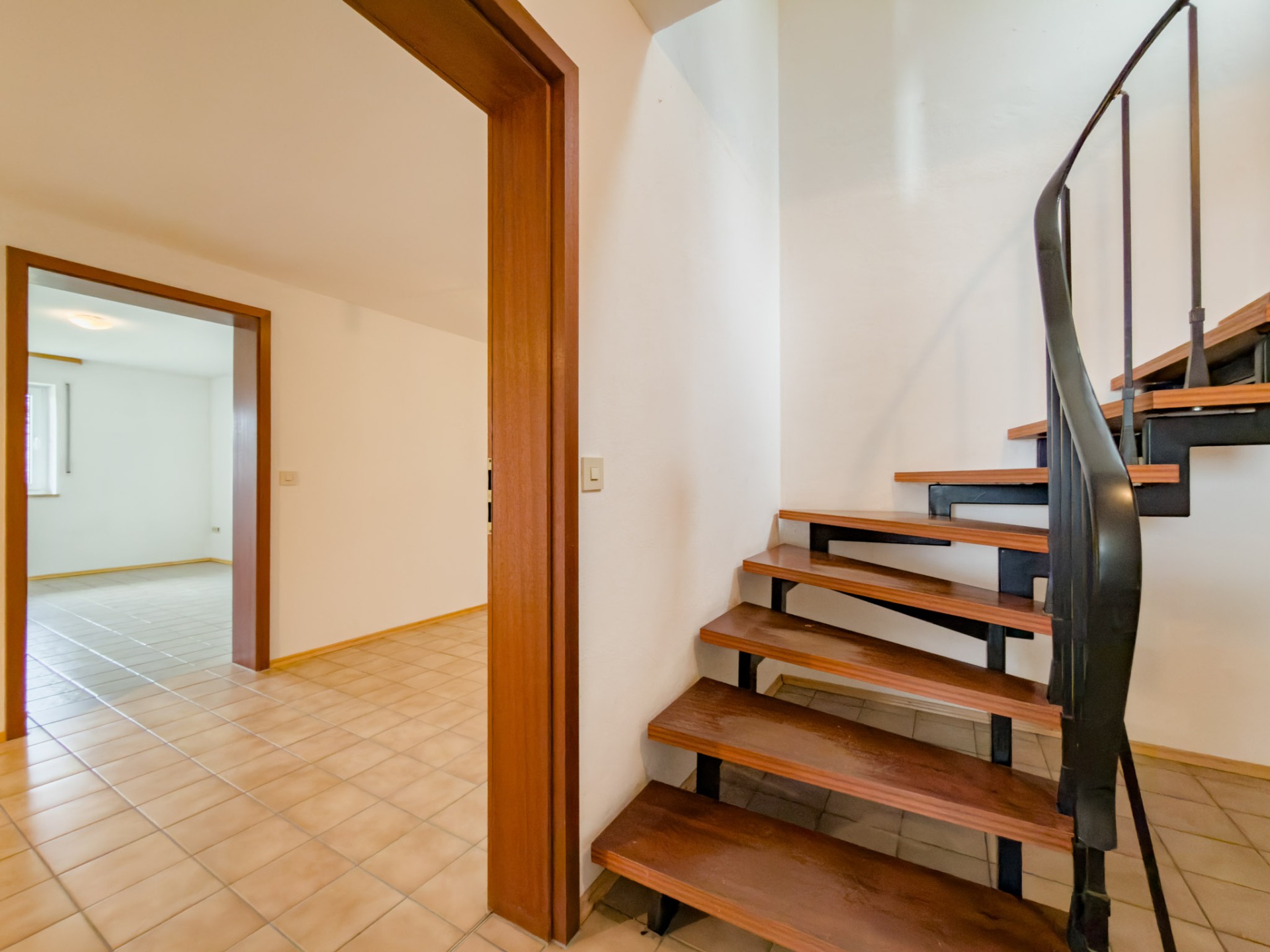 Treppenhaus | Zugang UG