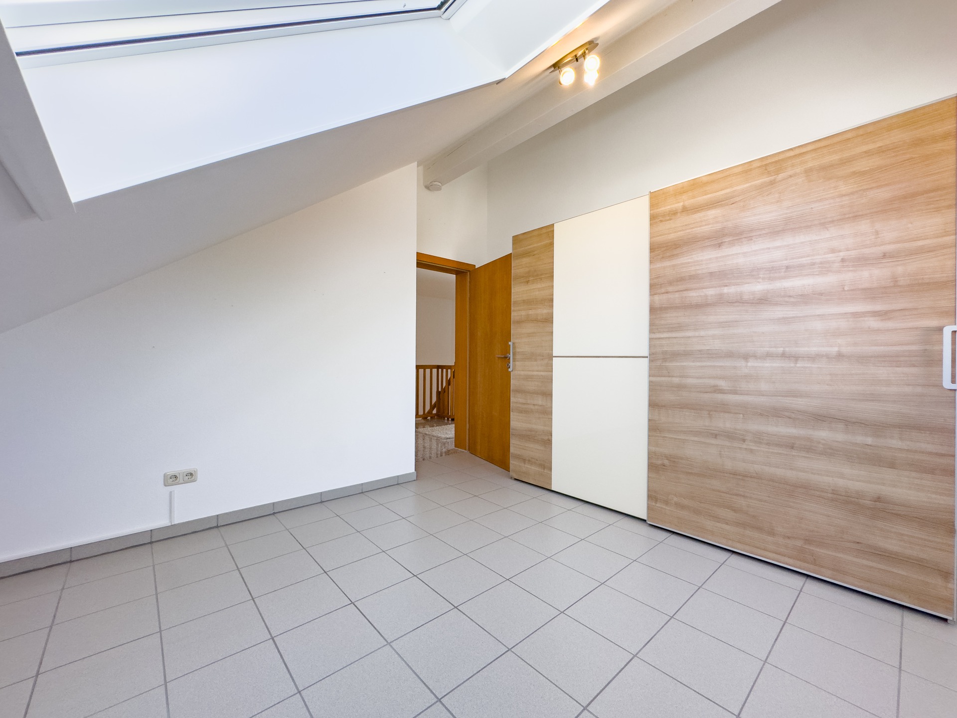 Schlafzimmer DG