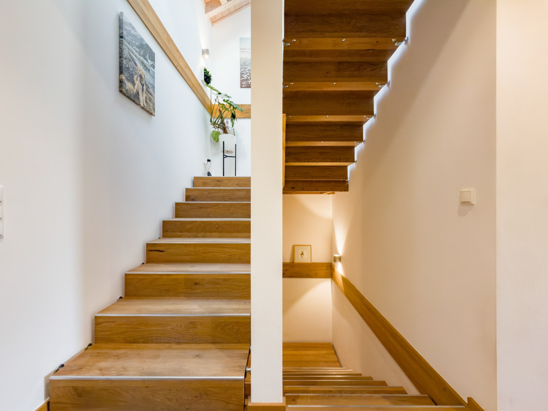Treppe zum OG und UG