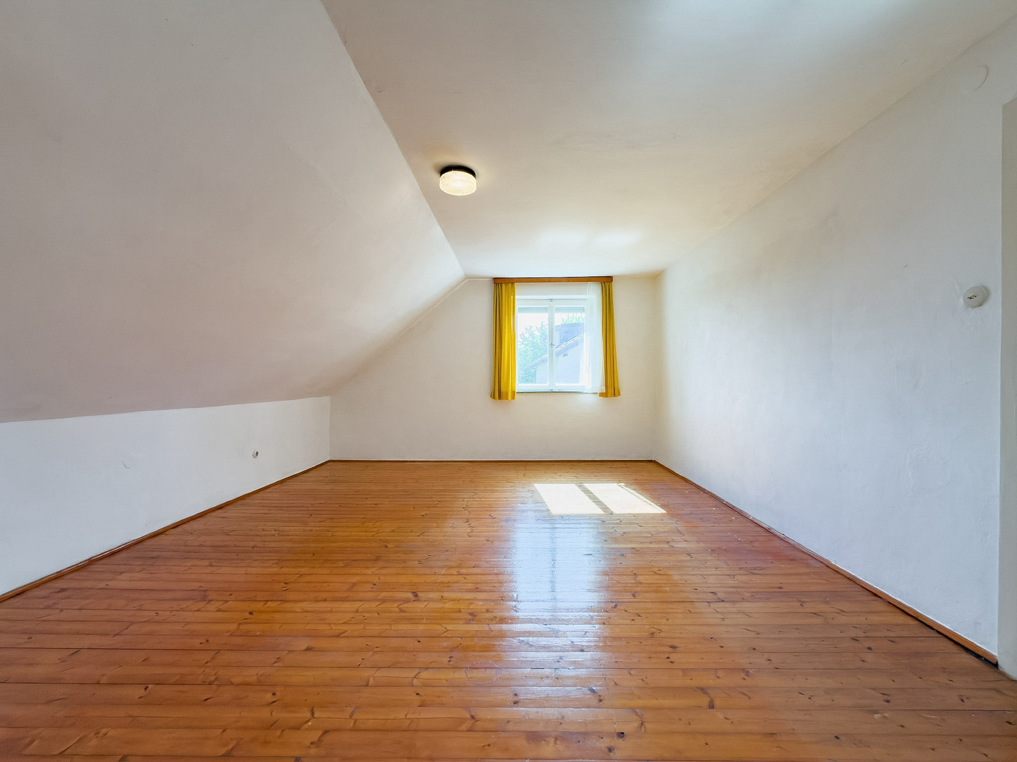 Schlafzimmer 1 im OG