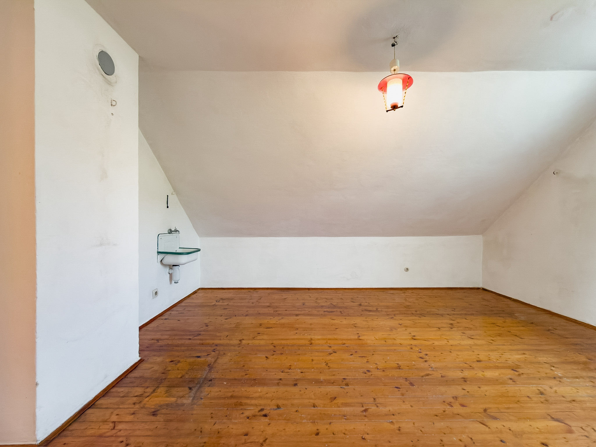 Durchgangszimmer im OG