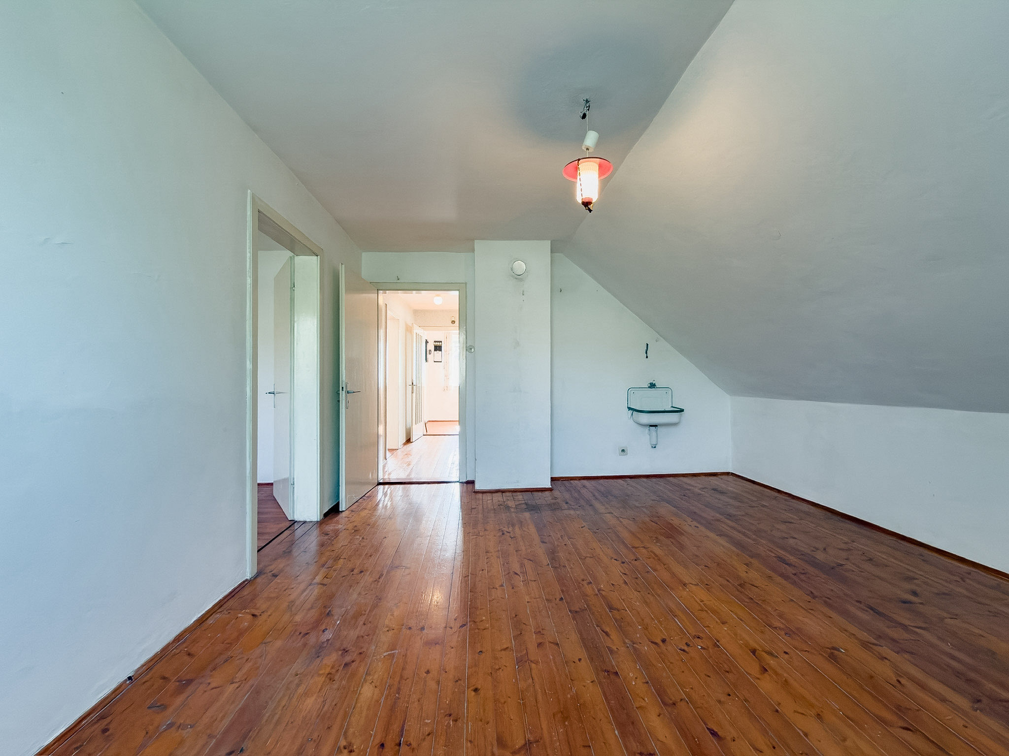 Durchgangszimmer im OG