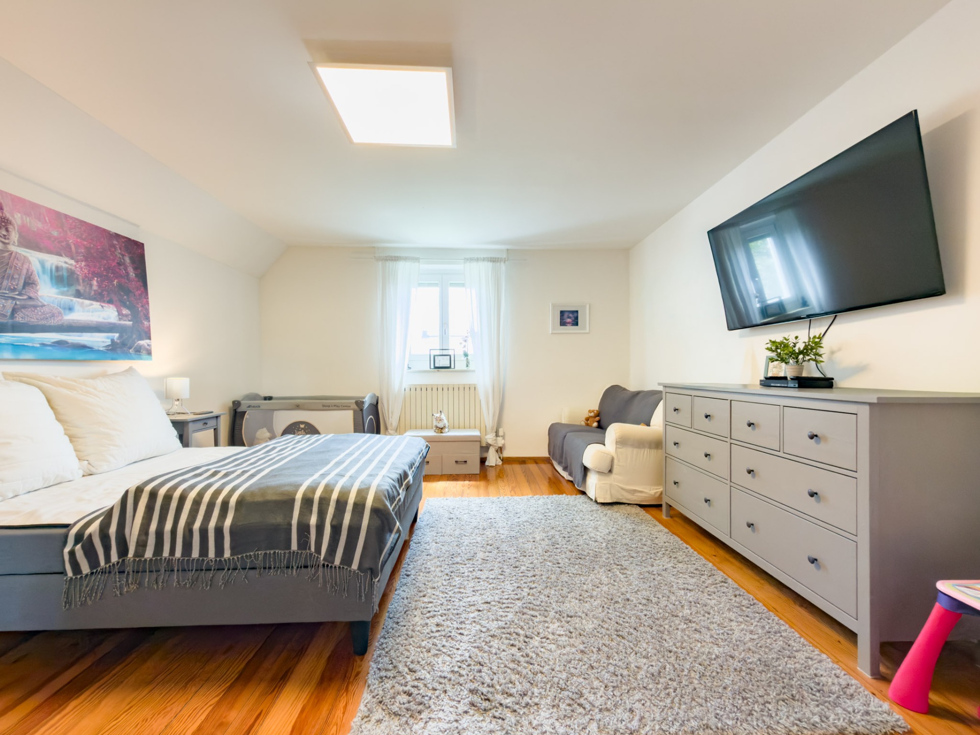 Schlafzimmer DG