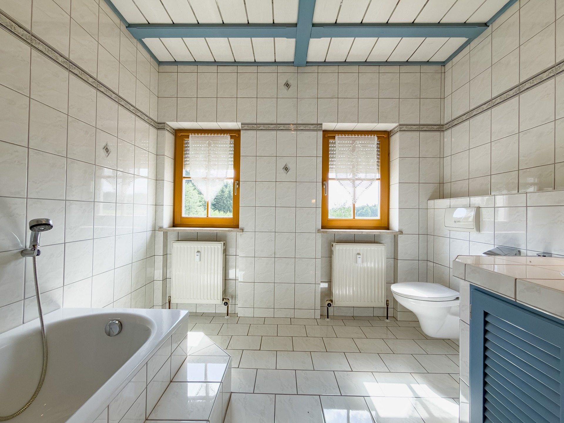 Badezimmer im OG (Anbau)