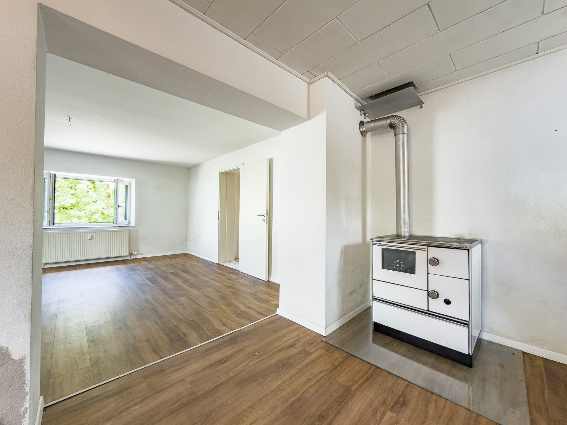 Wohnzimmer / Küche im EG (Bestand)