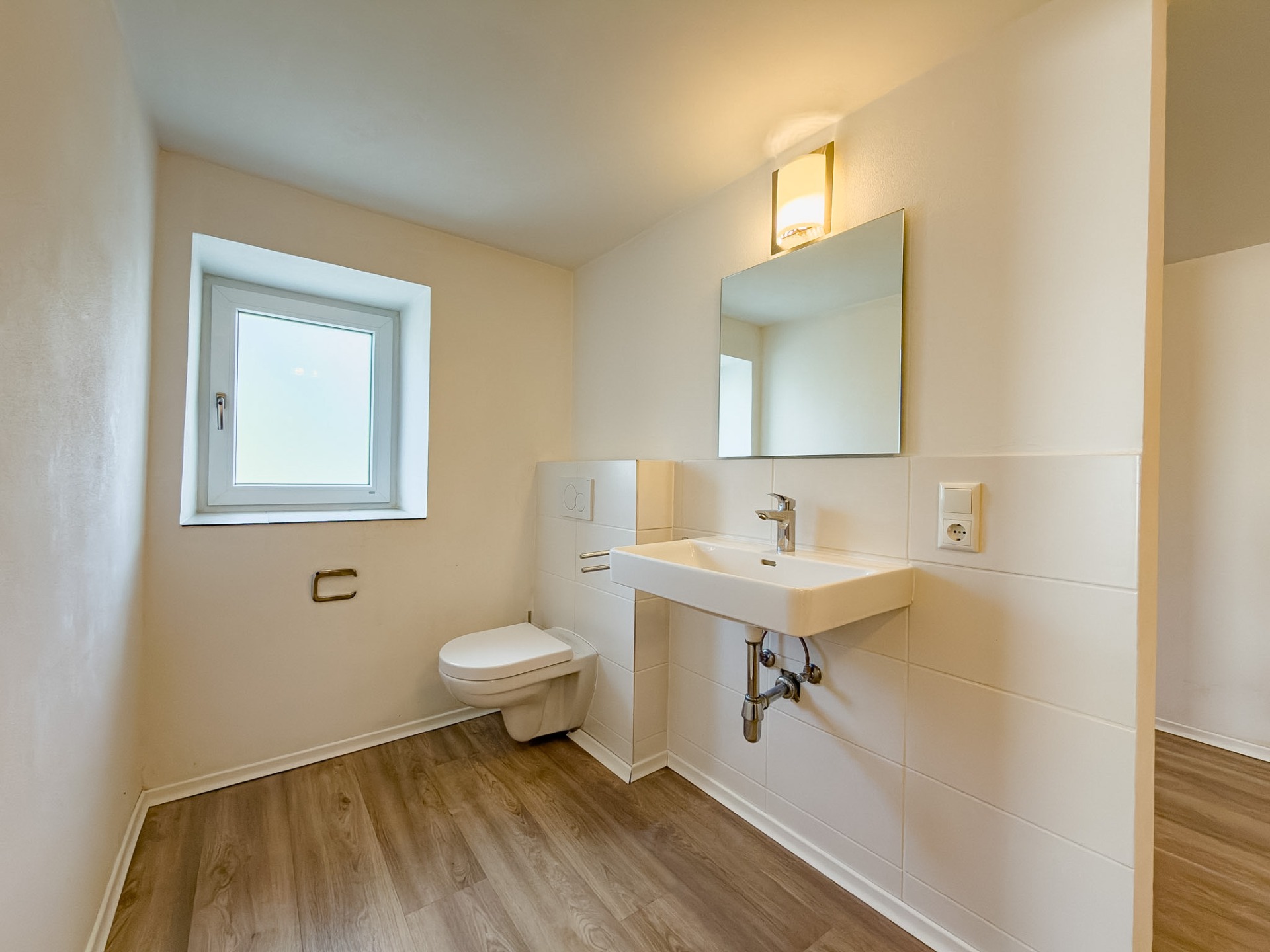Badezimmer im EG (Bestand)