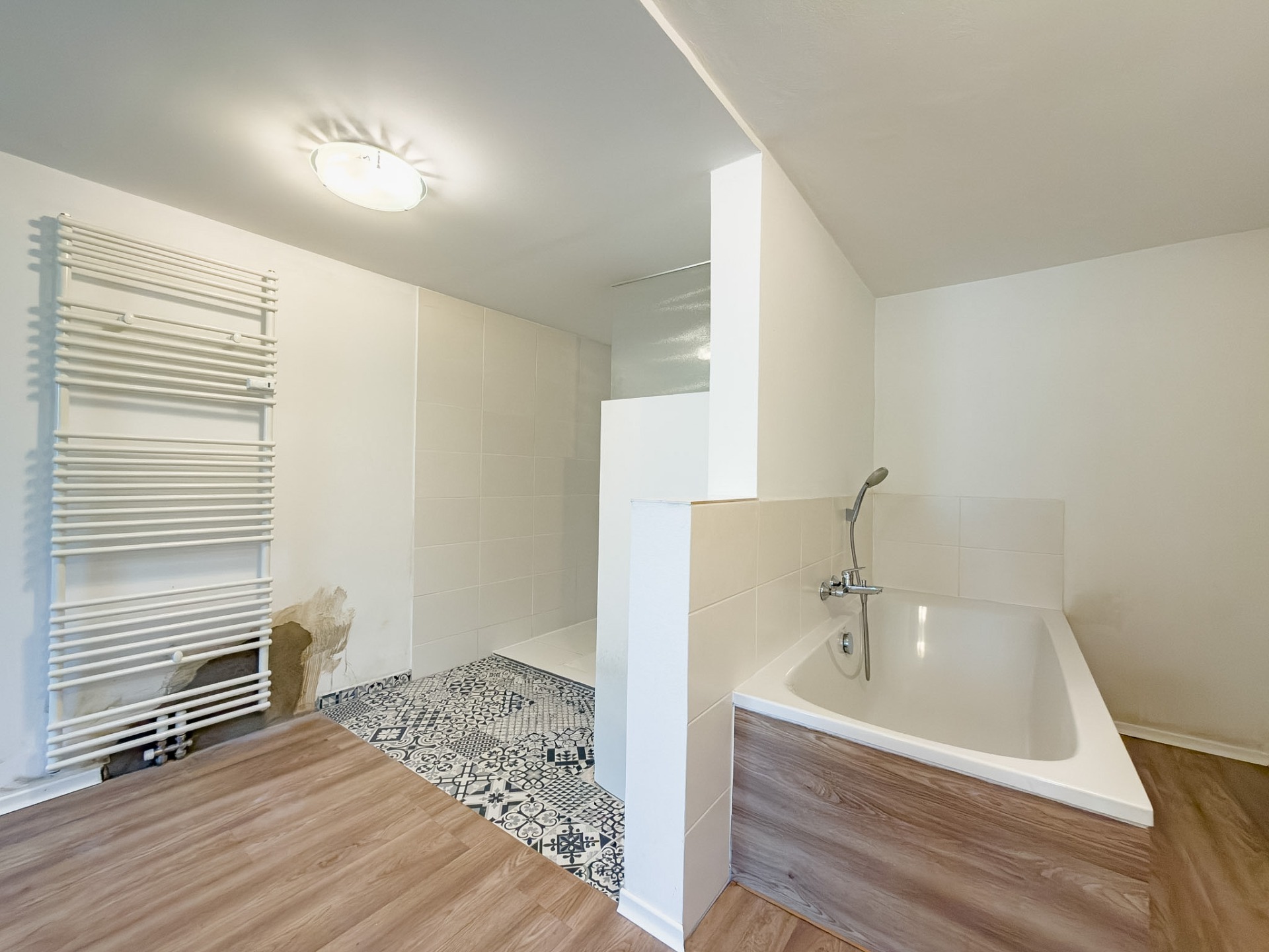 Badezimmer im EG (Bestand)