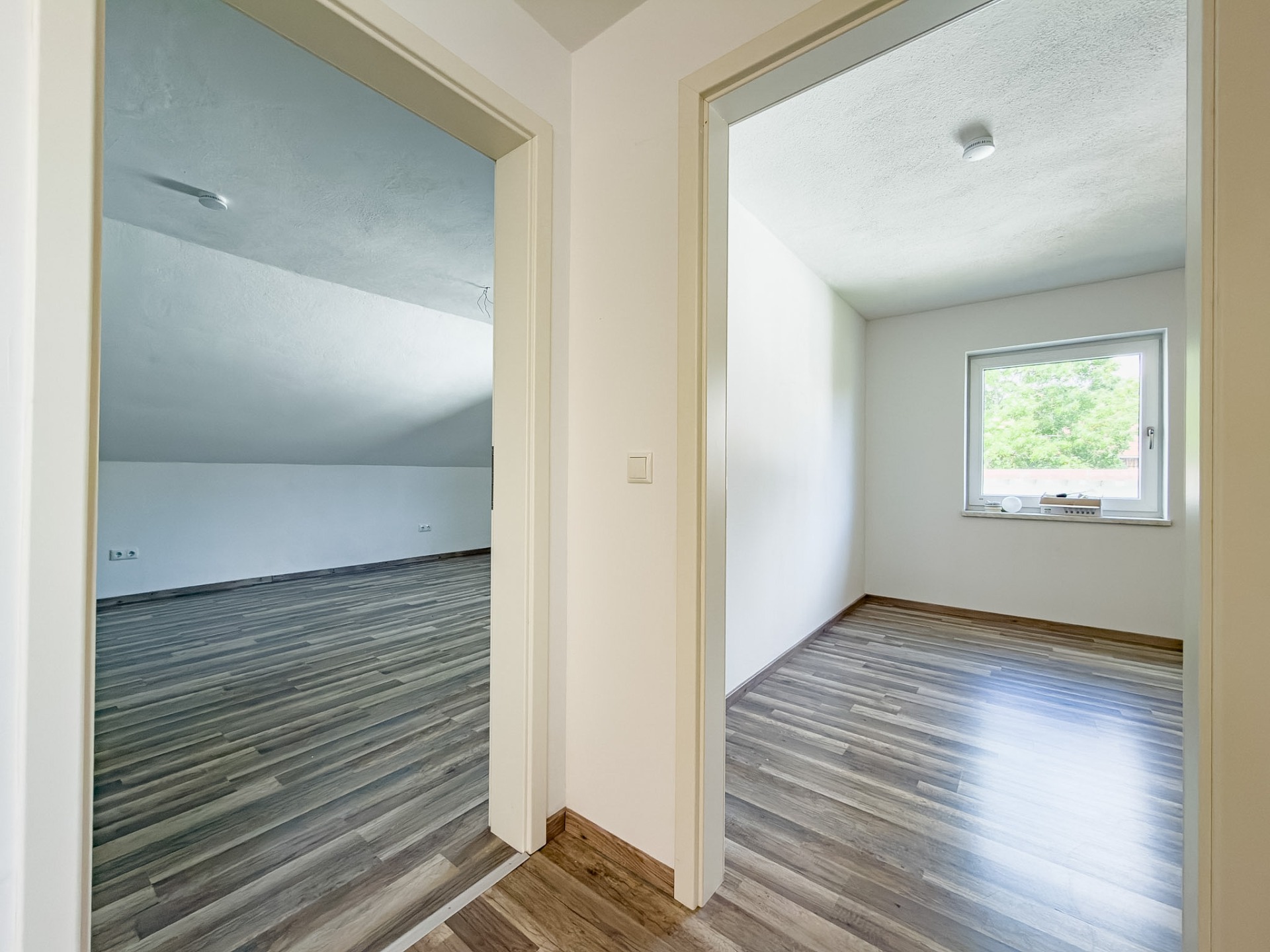 Schlafzimmer 1 / Büro im EG (Bestand)