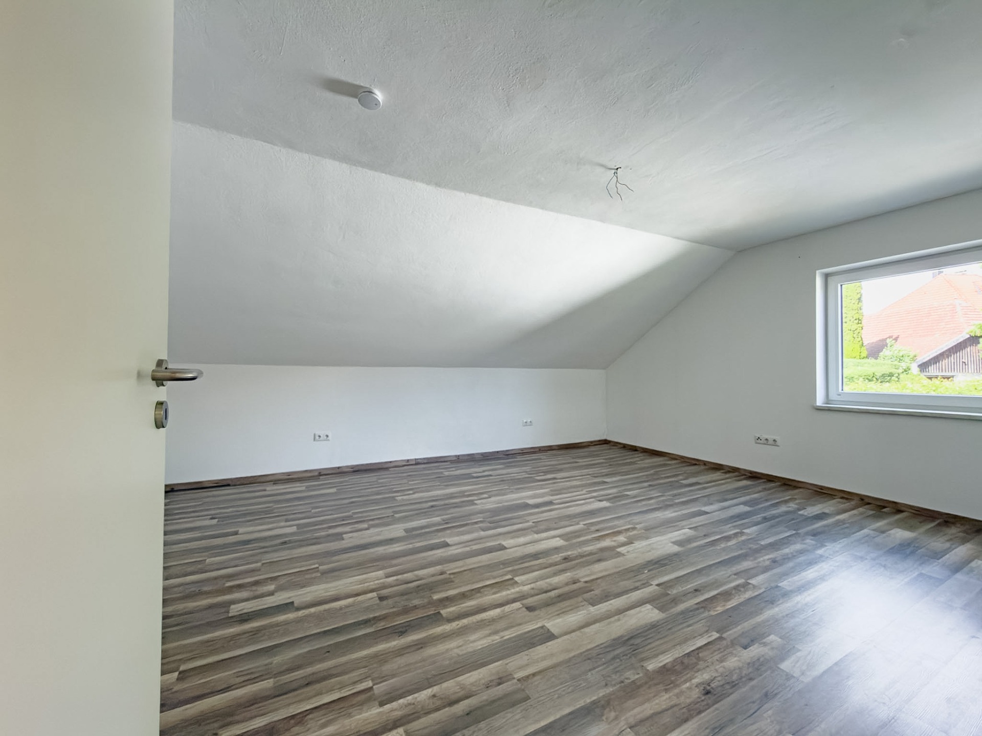 Schlafzimmer 1 im EG (Bestand)