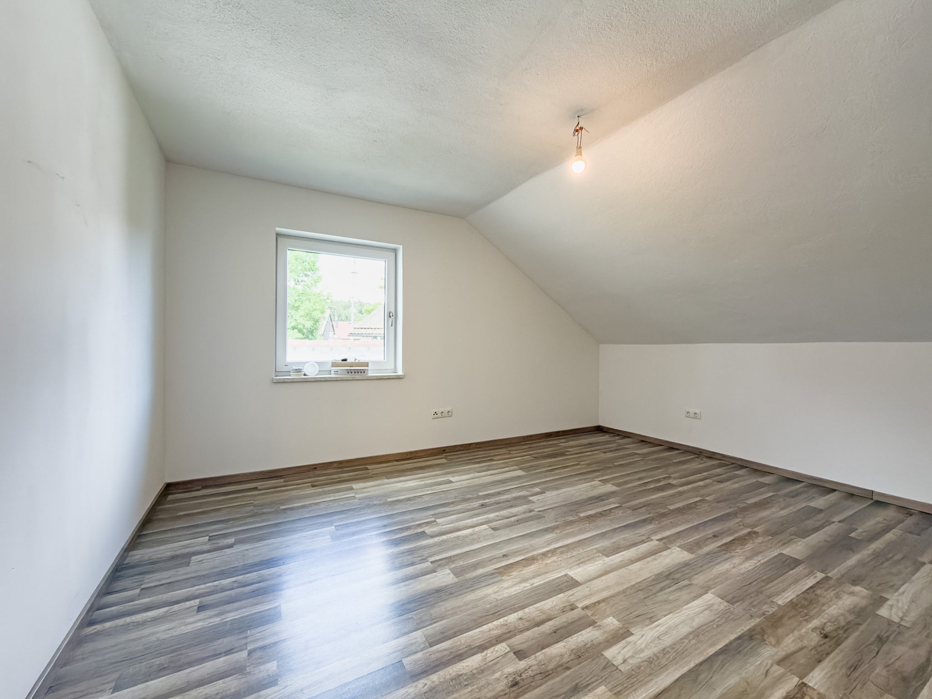 Büro (oder Schlafzimmer) im EG (Bestand)