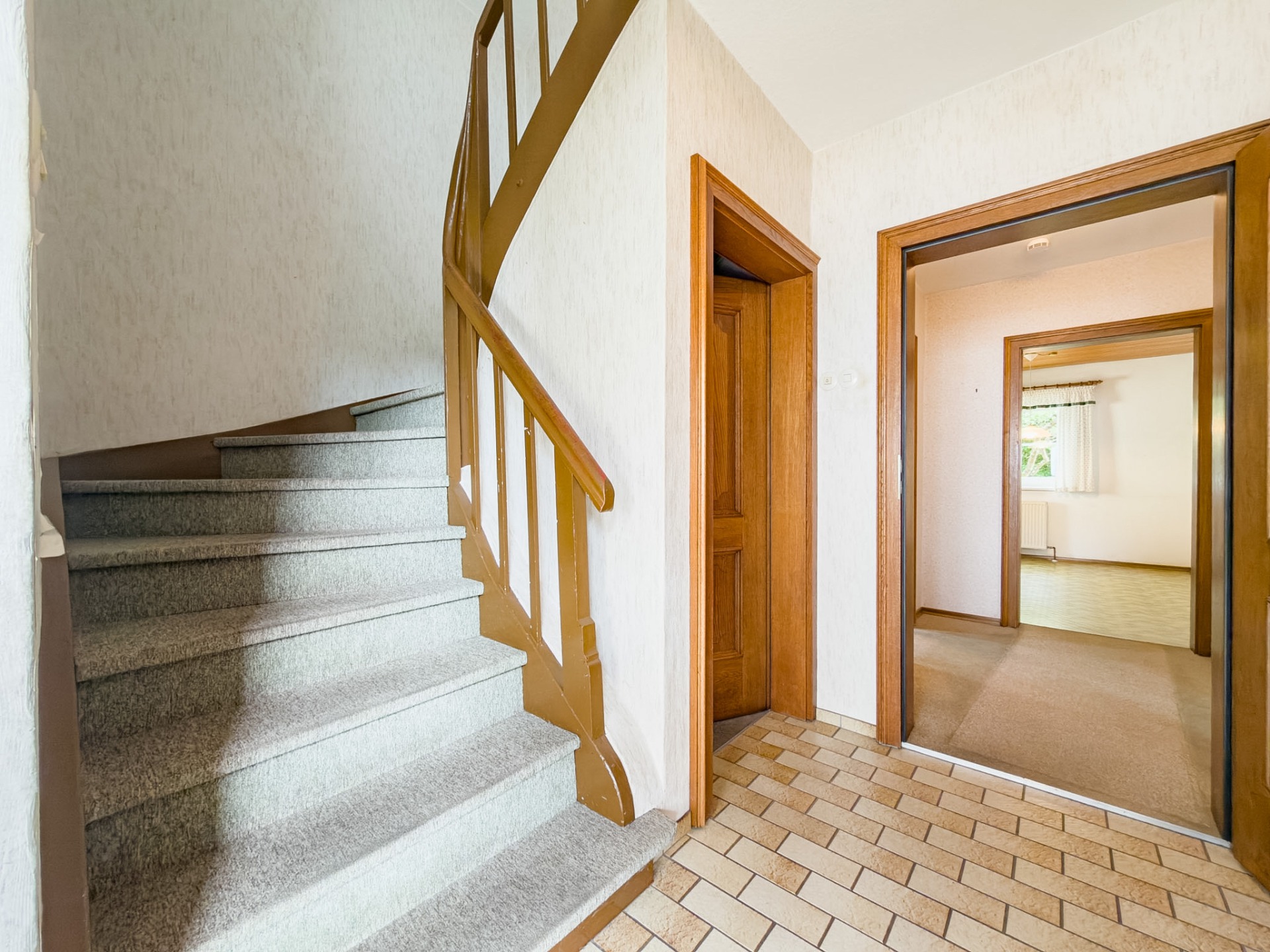 Treppenhaus im EG