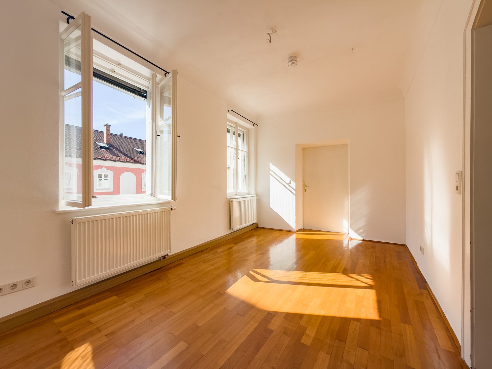 Büro / Durchgangszimmer