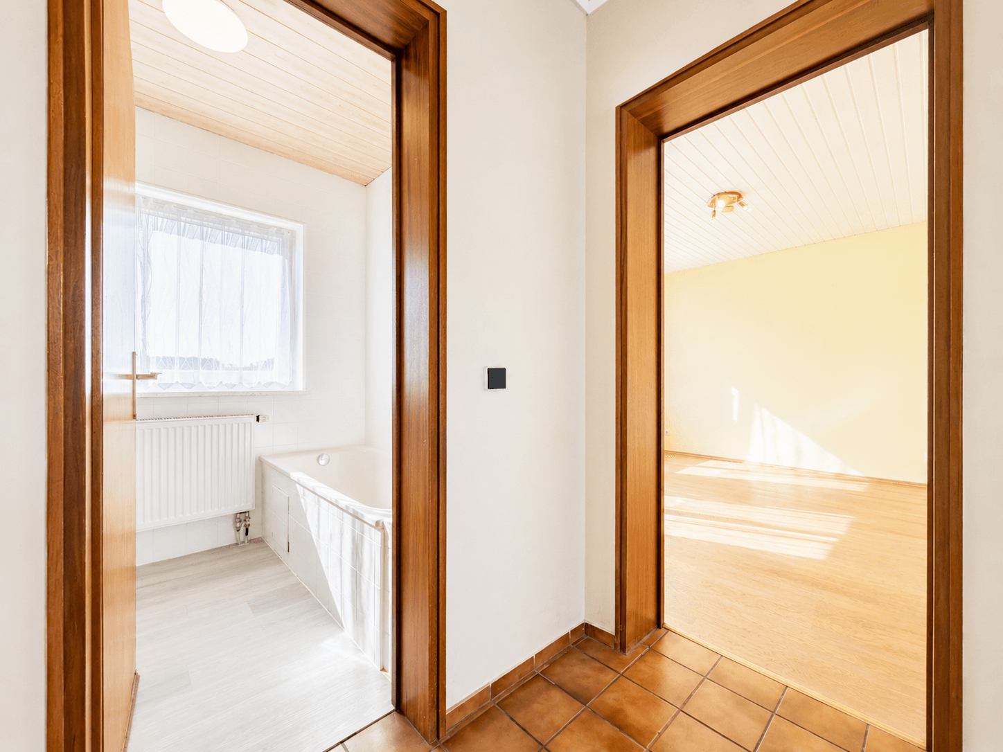Badezimmer | Schlafzimmer 2 im OG
