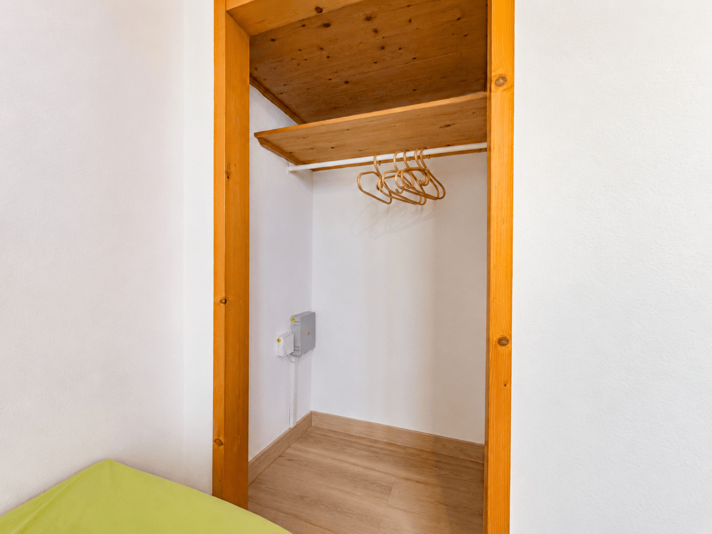 Garderobe - KI bearbeitet