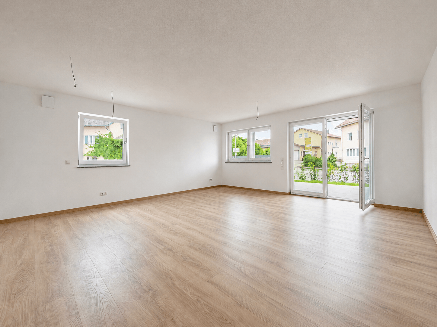 Wohnzimmer mit Terrasse