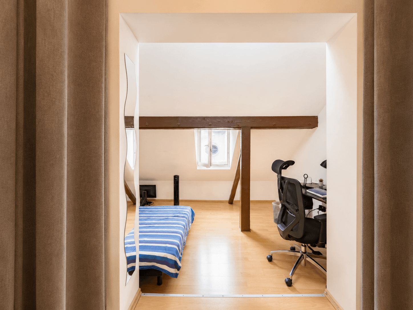 Schlafzimmer 2