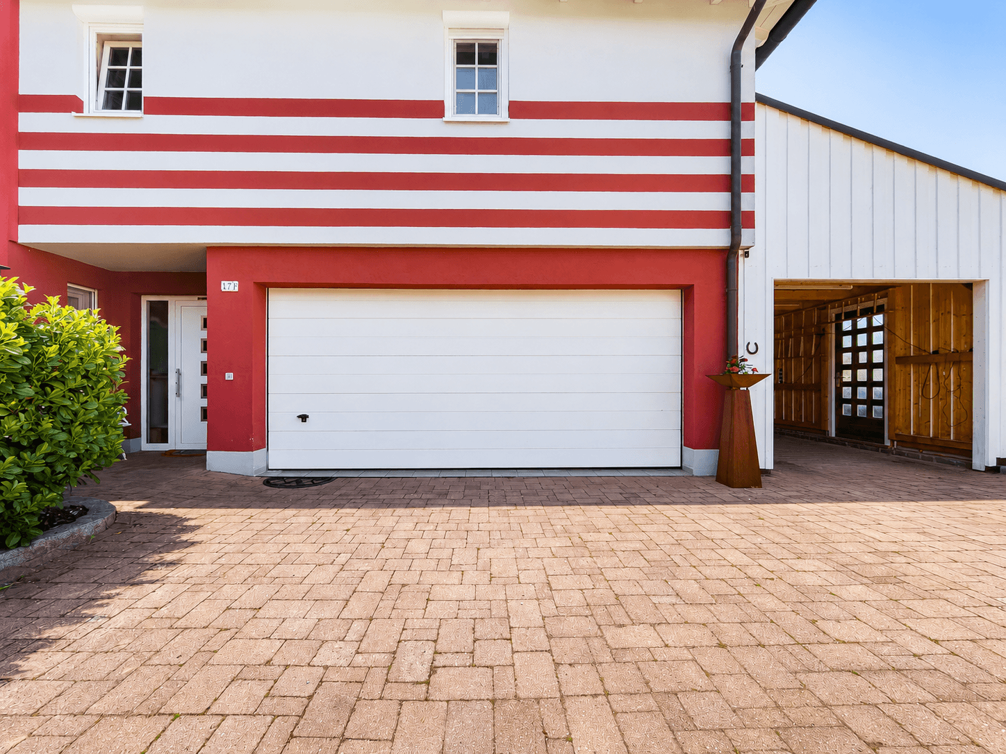 Garage Außenansicht