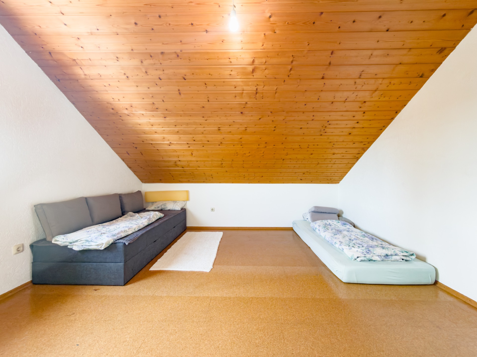 Schlafzimmer DG