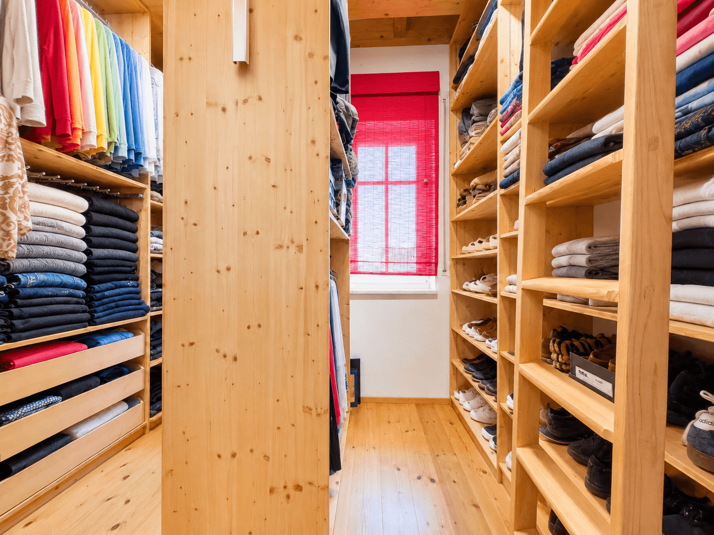 Ankleidezimmer im OG