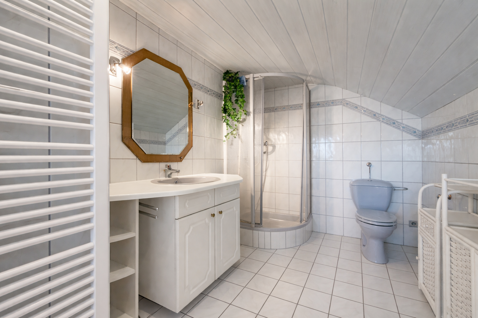 Badezimmer im OG